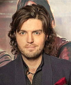 17+ Tom Harper Actor Gif