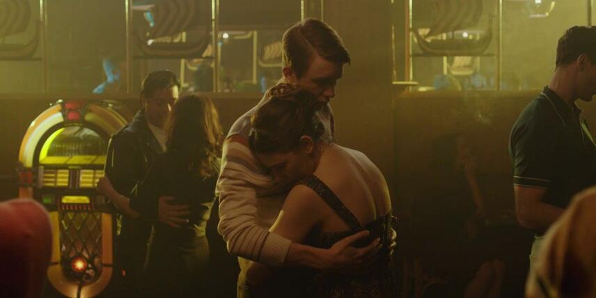 TRÁILER - Outliving Emily (2015)