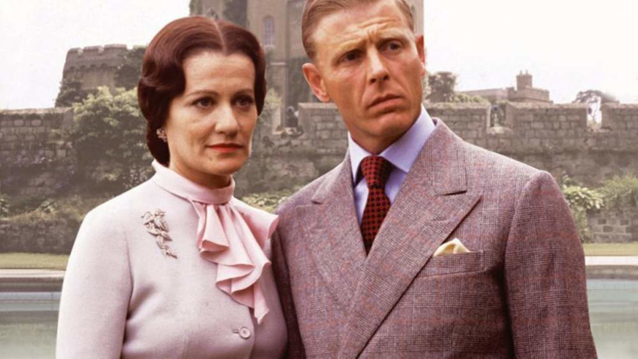 その他 Edward &amp; Mrs Simpson [VHS] Amazon.com: Edward & Mrs. Simpson : Edward Fox, Cynthia Harris