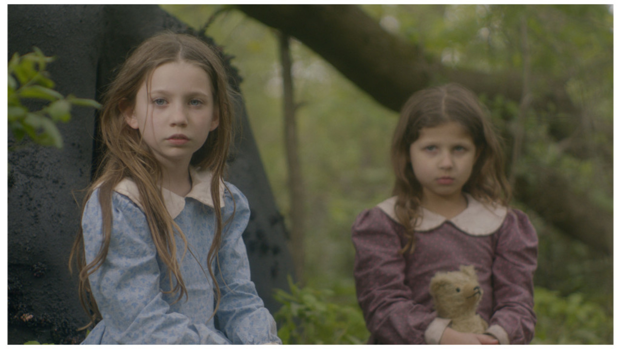 Two Girls (2018) | MUBI, image size:1280x720