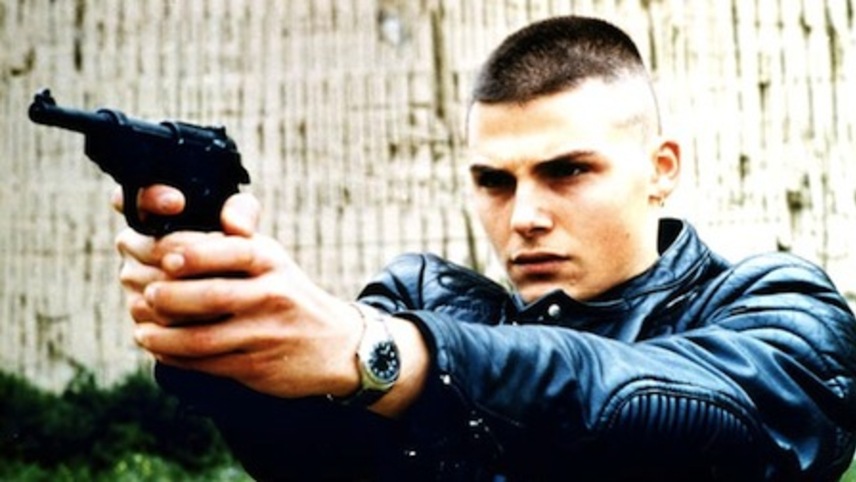 Red Moon (2001) - MUBI