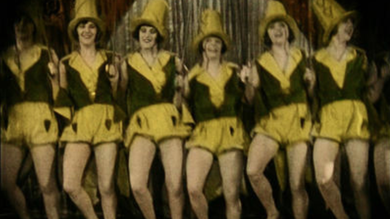 JOSEPHINE BAKER in BANANA SKIRT at FOLIES BERGÈRE [ca. 1927] Postcard