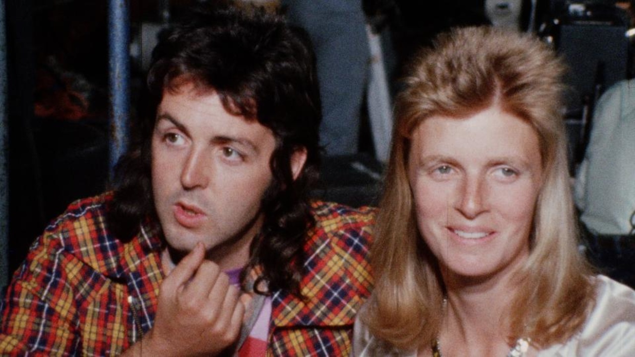 Paul and Linda McCartney at Newcastle City Hall (1973) | MUBI