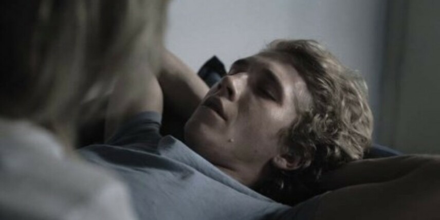 Porno saytga oting: xotini boshqa odamni sikadi